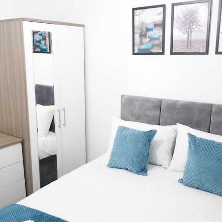 Modernized Three Bedroom House Near City Stadium, Attractions, City Centre - Sky N Netflix - Convenient Transport Manchester Exteriör bild