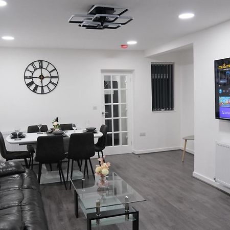 Modernized Three Bedroom House Near City Stadium, Attractions, City Centre - Sky N Netflix - Convenient Transport Manchester Exteriör bild