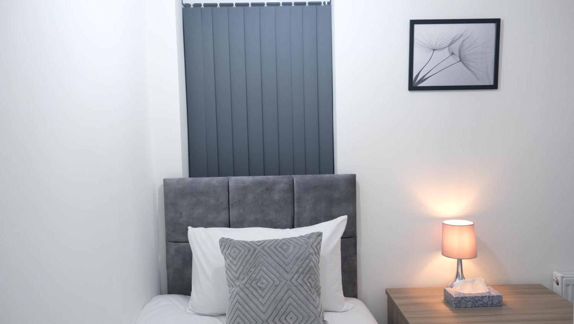 Modernized Three Bedroom House Near City Stadium, Attractions, City Centre - Sky N Netflix - Convenient Transport Manchester Exteriör bild