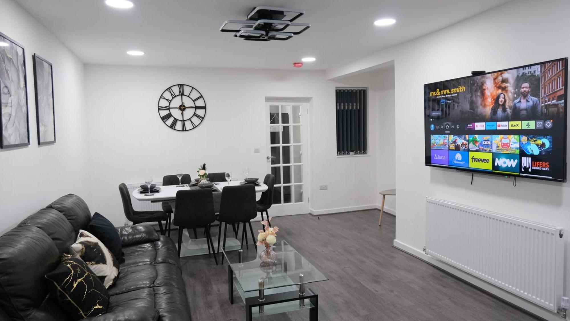 Modernized Three Bedroom House Near City Stadium, Attractions, City Centre - Sky N Netflix - Convenient Transport Manchester Exteriör bild