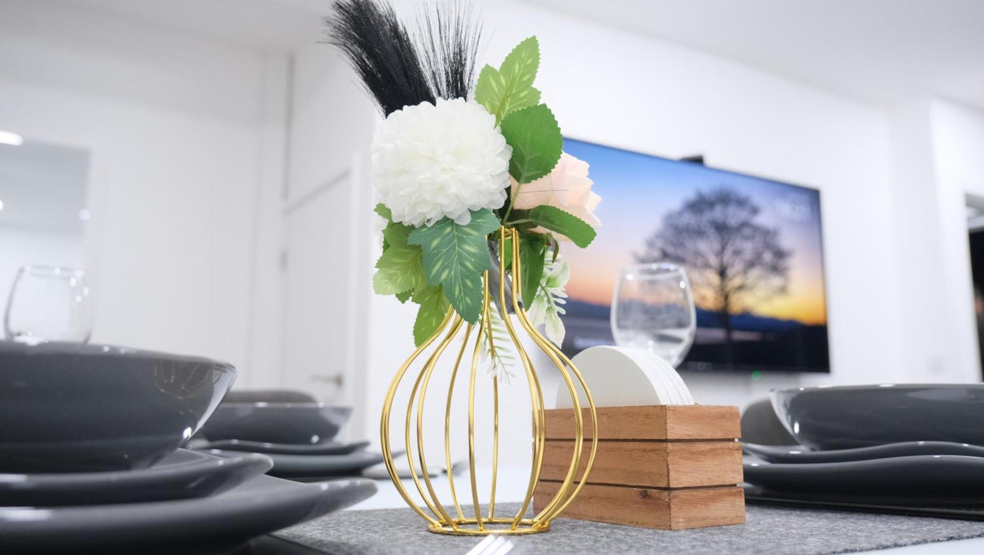 Modernized Three Bedroom House Near City Stadium, Attractions, City Centre - Sky N Netflix - Convenient Transport Manchester Exteriör bild
