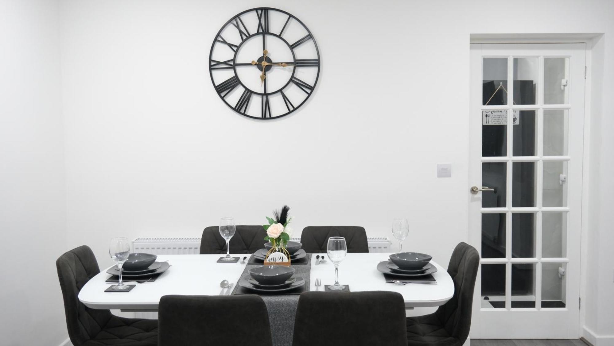 Modernized Three Bedroom House Near City Stadium, Attractions, City Centre - Sky N Netflix - Convenient Transport Manchester Exteriör bild