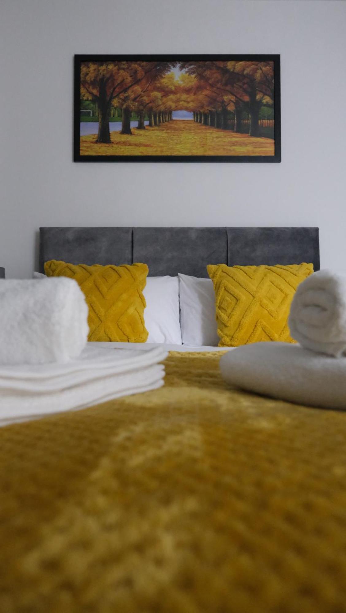 Modernized Three Bedroom House Near City Stadium, Attractions, City Centre - Sky N Netflix - Convenient Transport Manchester Exteriör bild