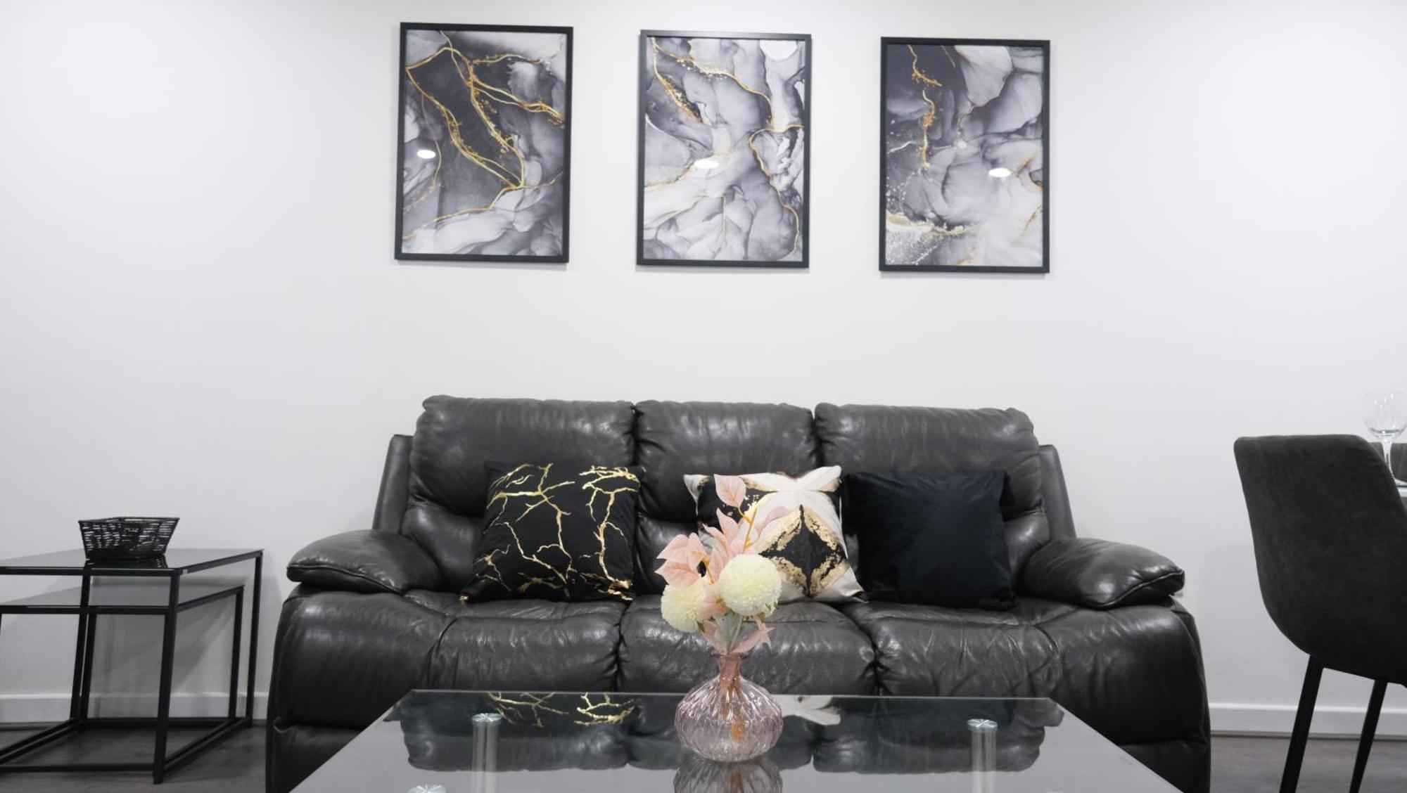 Modernized Three Bedroom House Near City Stadium, Attractions, City Centre - Sky N Netflix - Convenient Transport Manchester Exteriör bild